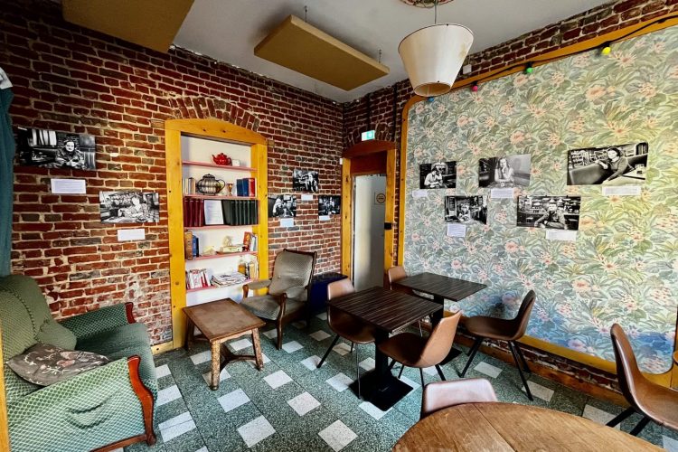 Exposition « Portraits d'auteur(e)s dans les cafés d’Europe », Tok'ici, Lille - 2025